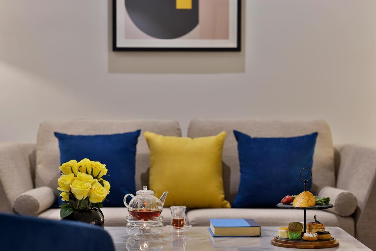 Voco Al Khobar By Ihg Hotel Exterior photo A living room at the hotel