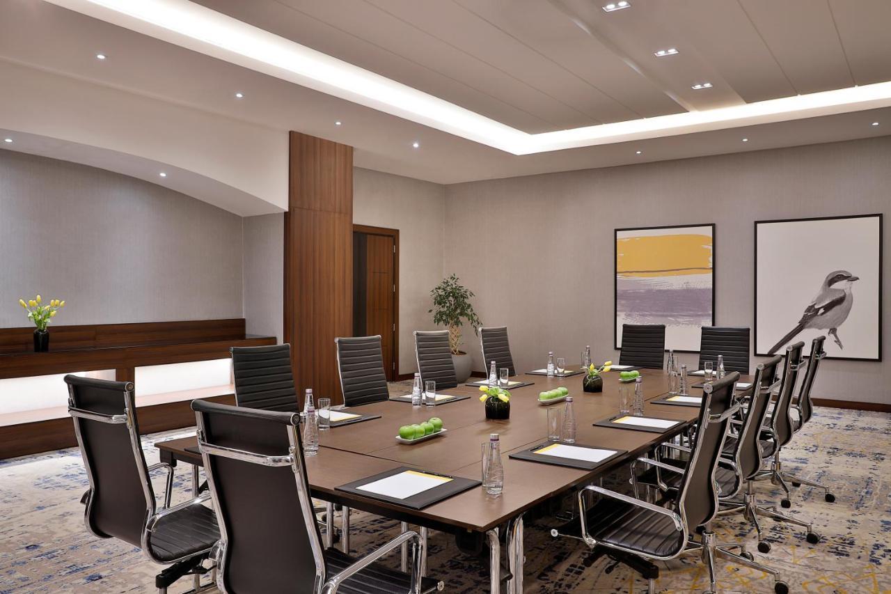 Voco Al Khobar By Ihg Hotel Exterior photo Meeting room