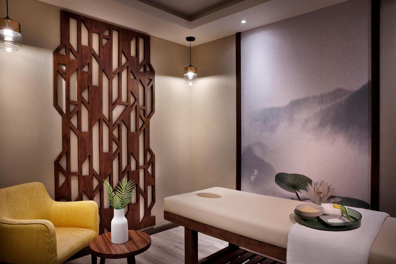 Voco Al Khobar By Ihg Hotel Exterior photo A treatment room at the spa